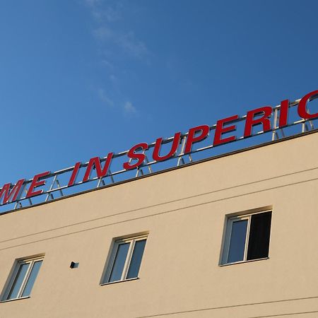 Home In Superior如家 Surčin Eksteriør billede